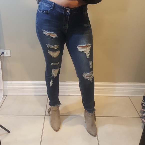 ALISSA Distress Skinny Jeans - Picture 4 of 4